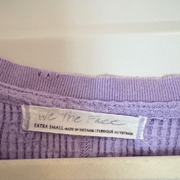 Lavender Ribbed V-Neck Sweater - Picture 2 of 2